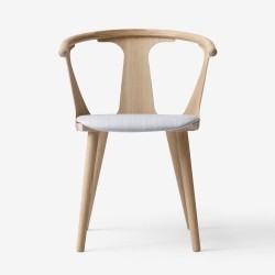 &Tradition In Between Chair SK2 · Eg hvidolieret · Fiord 251