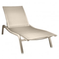 Fermob Alizé Sunlounger XS · Nutmeg